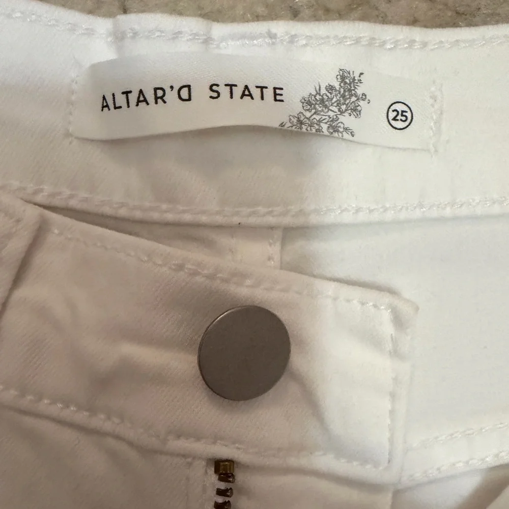 Altar’d State Cropped Jeans - Picture 3 of 3